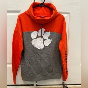 NWT women’s Clemson sweatshirt, size medium